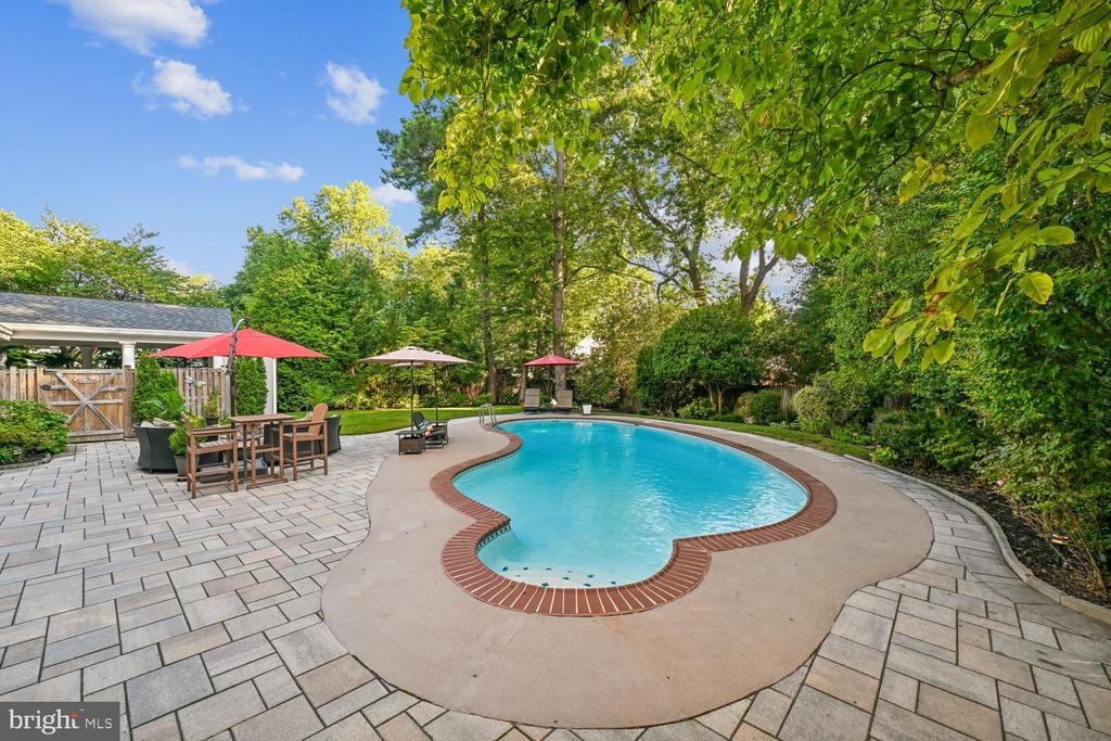 1010 EMERALD DRIVE