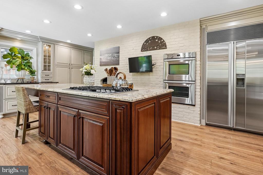 1010 EMERALD DRIVE
