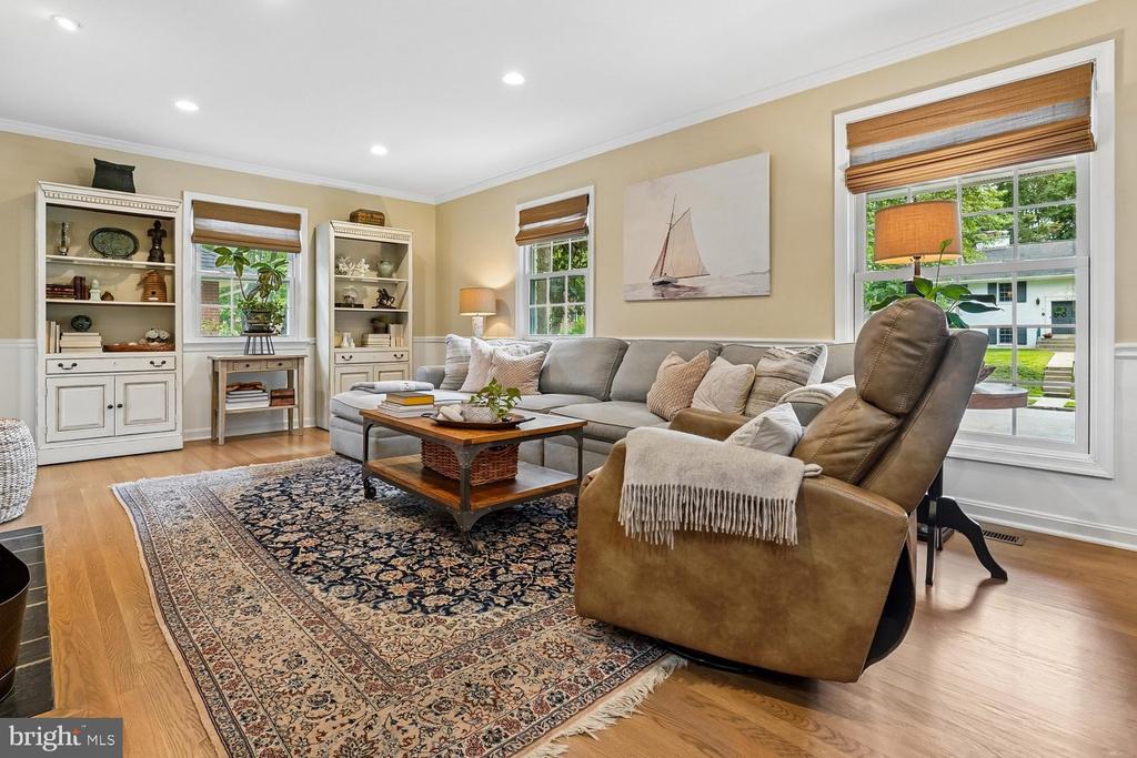 1010 EMERALD DRIVE