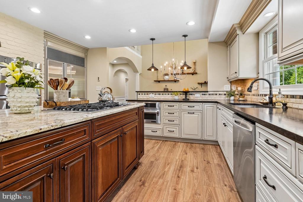 1010 EMERALD DRIVE