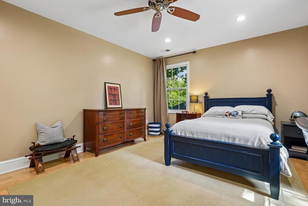 1010 EMERALD DRIVE