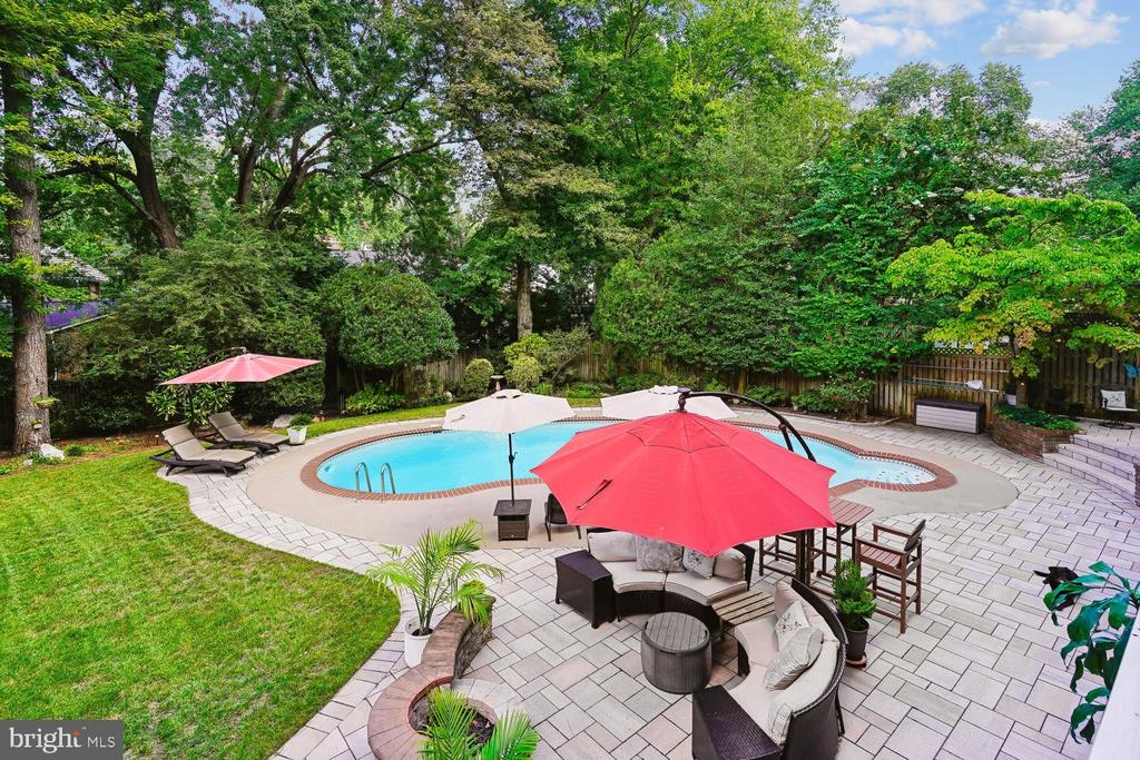1010 EMERALD DRIVE