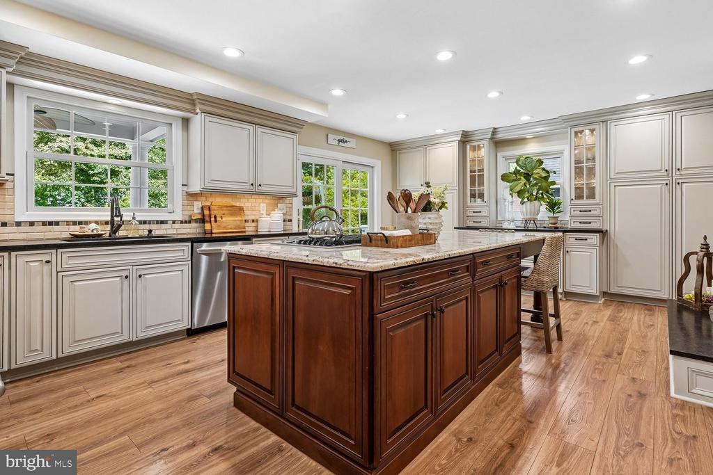 1010 EMERALD DRIVE