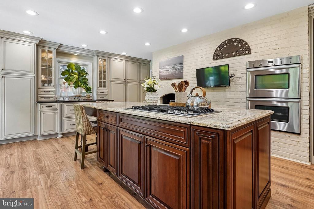 1010 EMERALD DRIVE