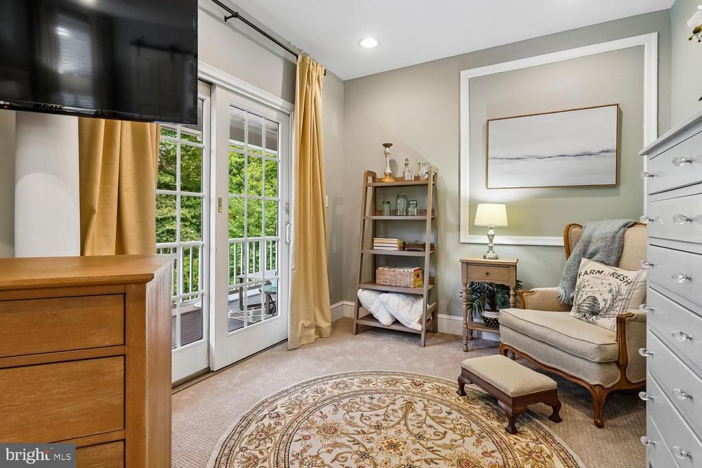 1010 EMERALD DRIVE