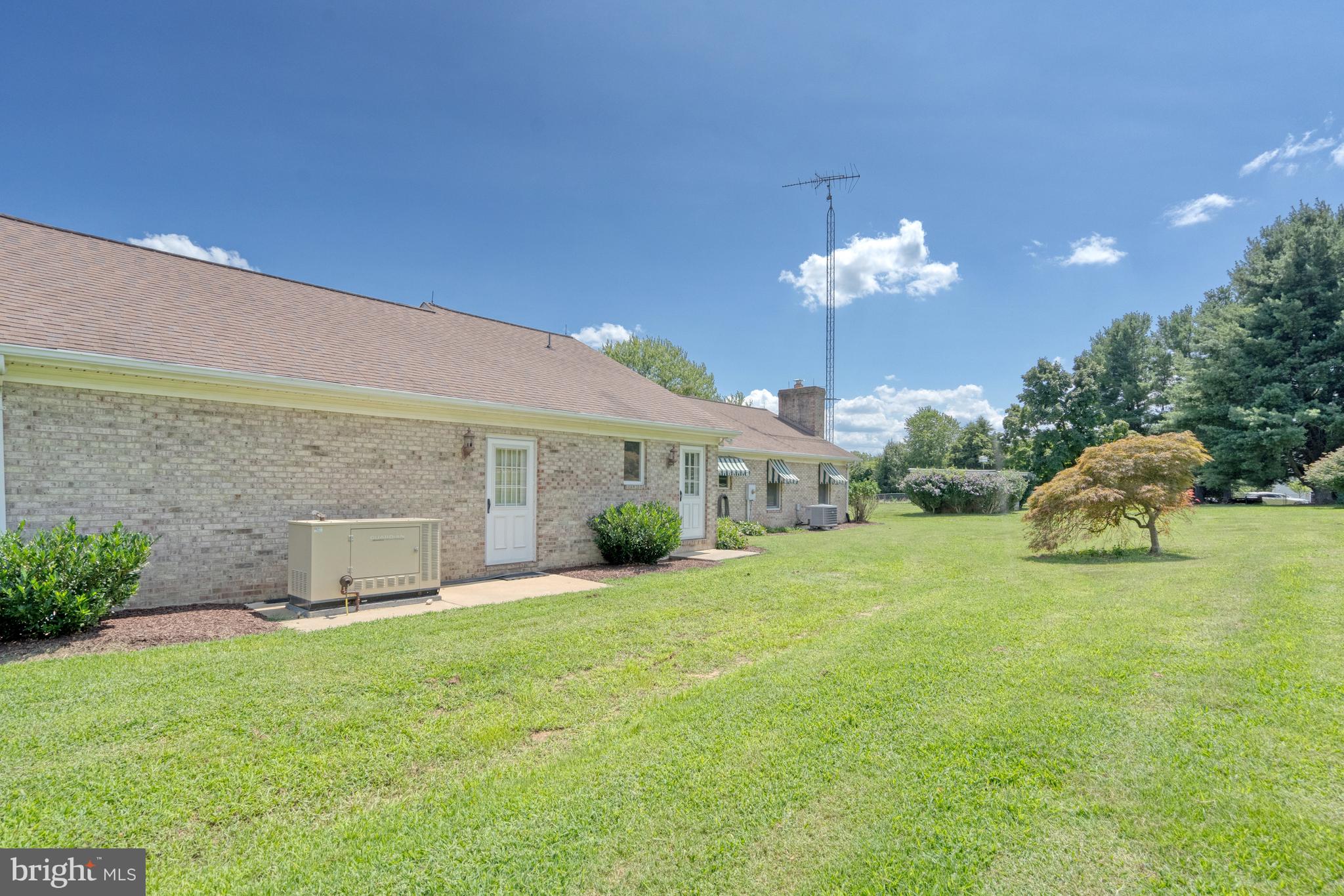 41911 Woodcrest Ln