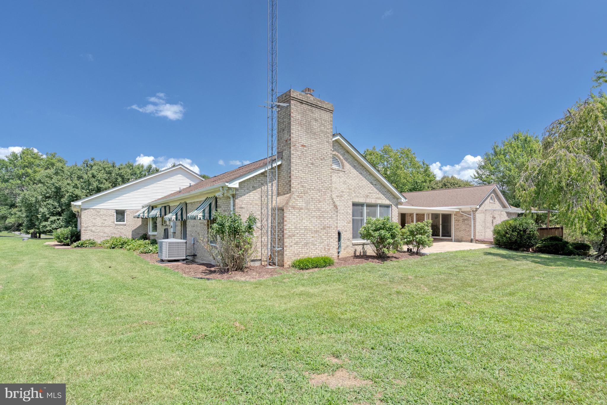 41911 Woodcrest Ln
