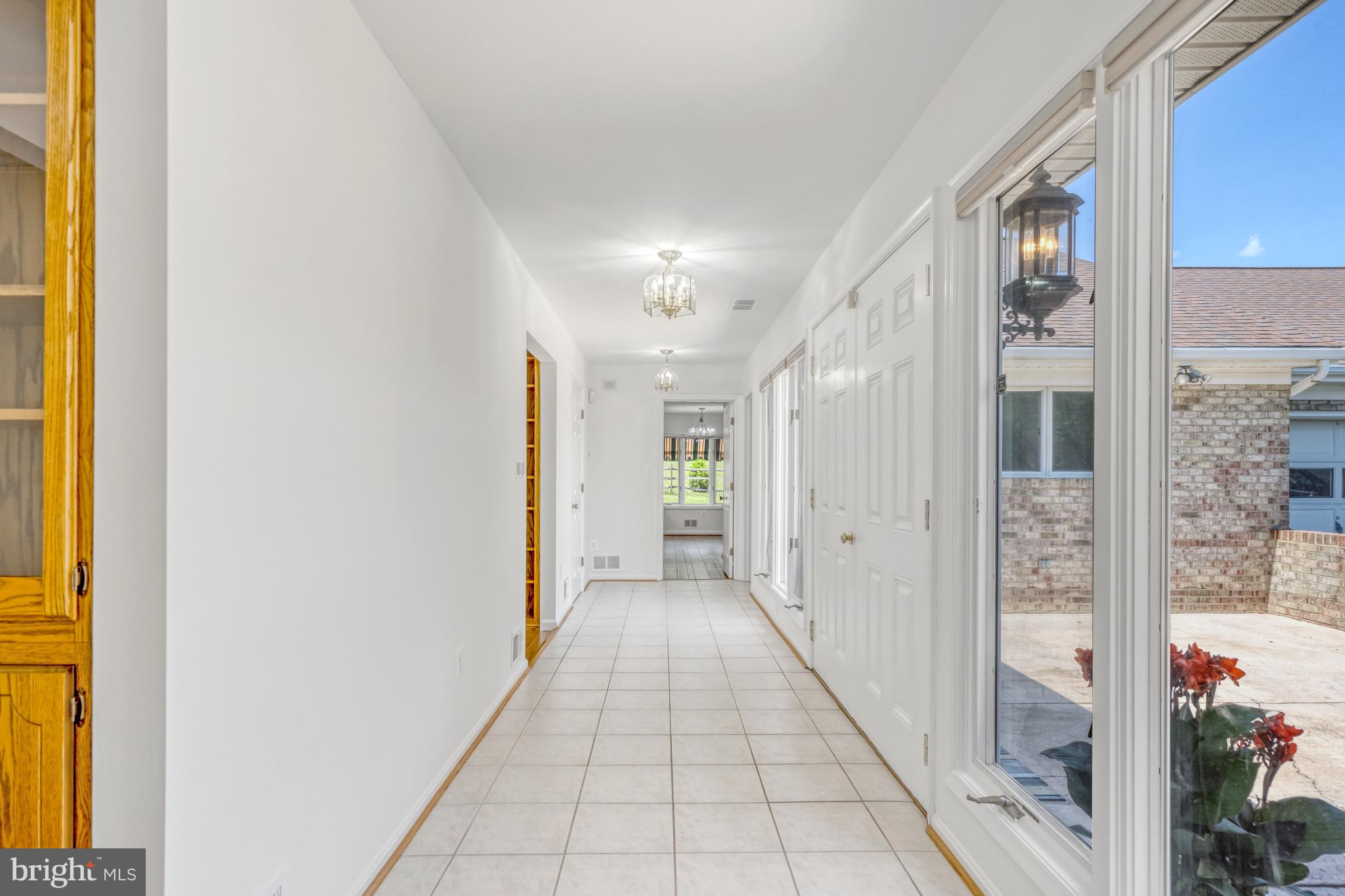 41911 Woodcrest Ln
