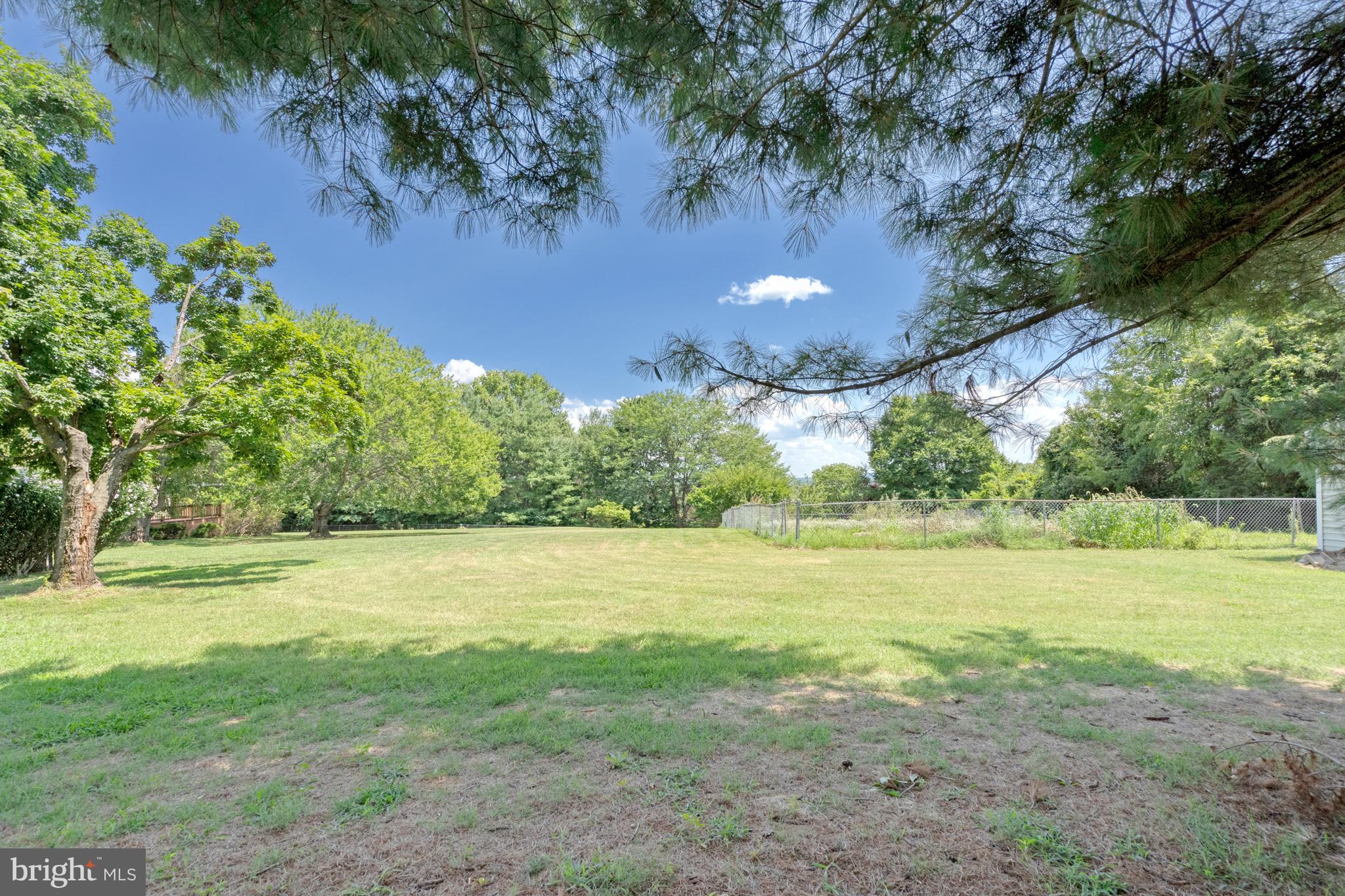 41911 Woodcrest Ln