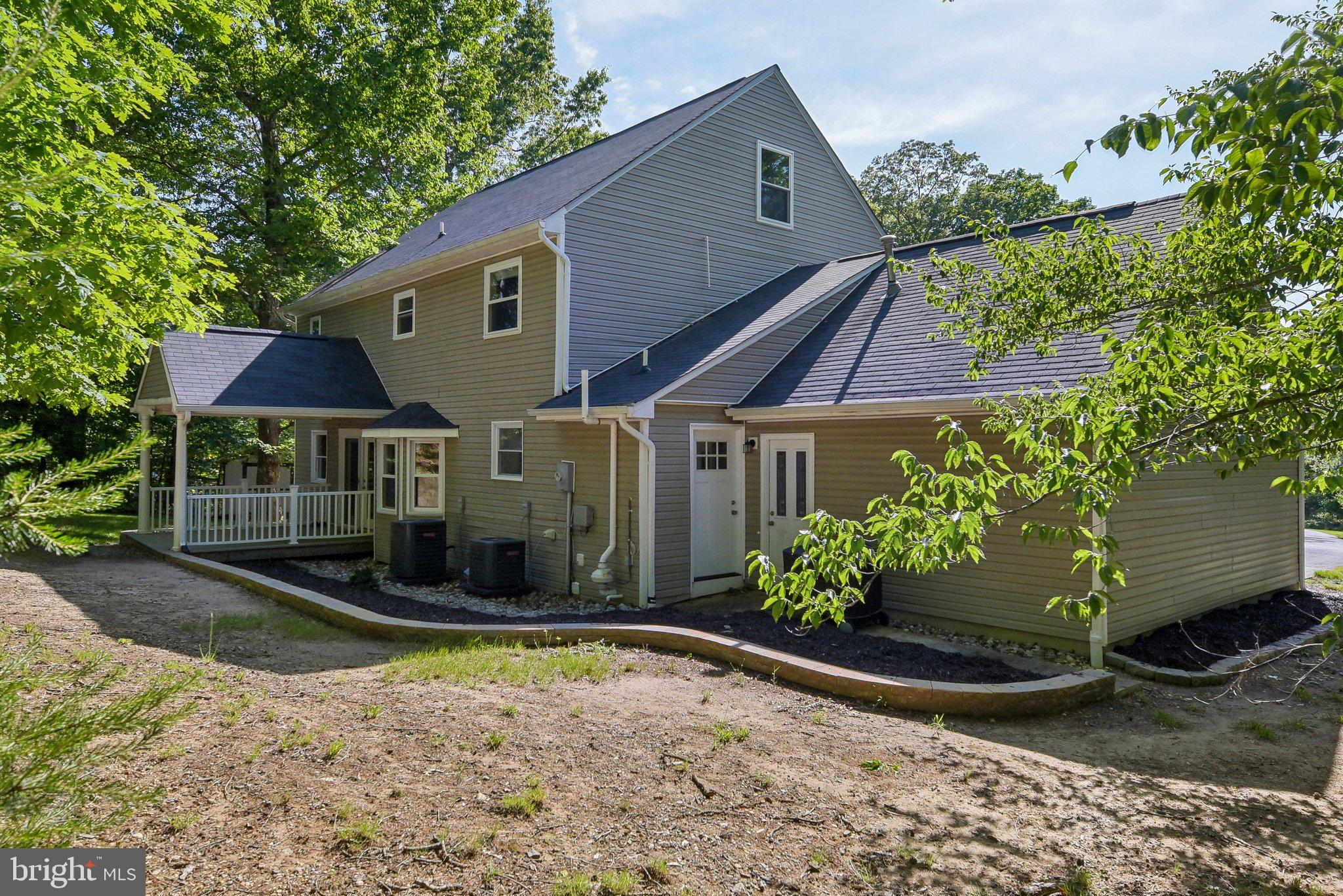 18571 Old Triangle Rd