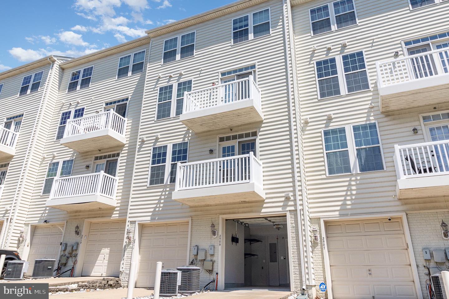 2509 Eastbourne Dr