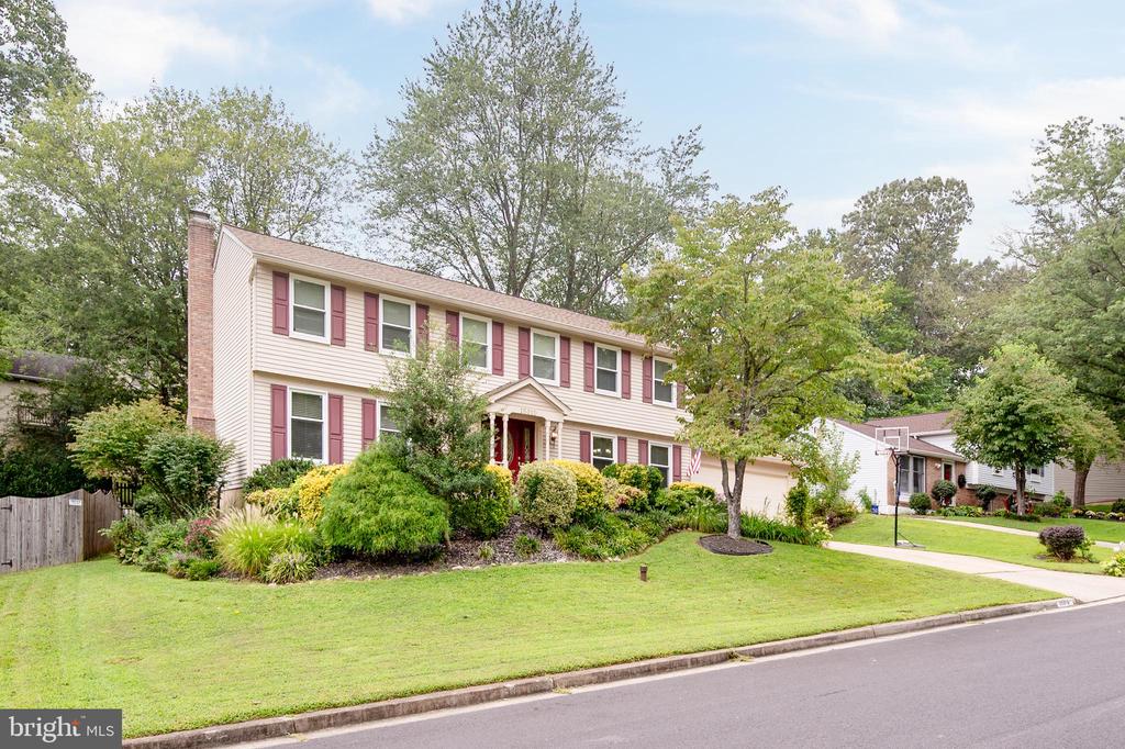 15310 IRIS LANE