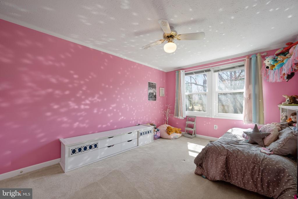 15310 IRIS LANE