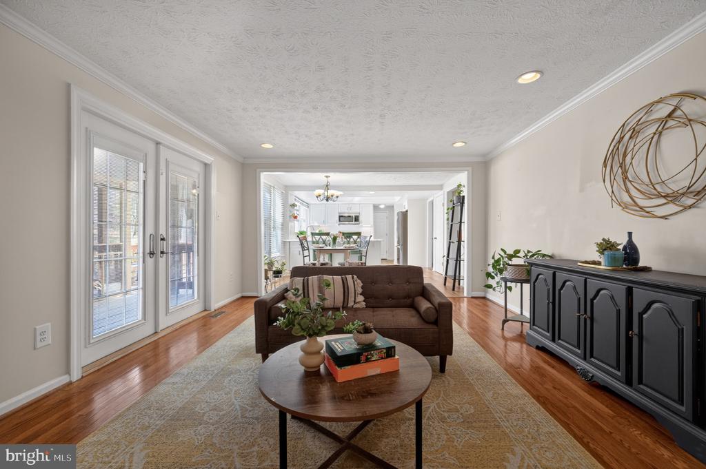 15310 IRIS LANE