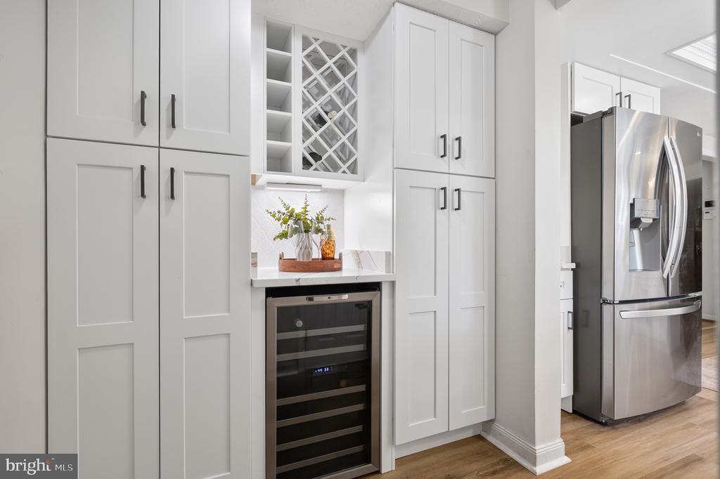 15310 IRIS LANE