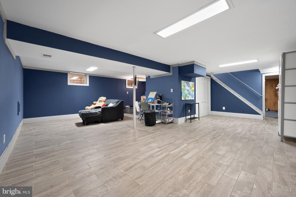 15310 IRIS LANE