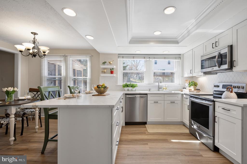 15310 IRIS LANE