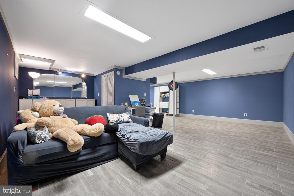 15310 IRIS LANE