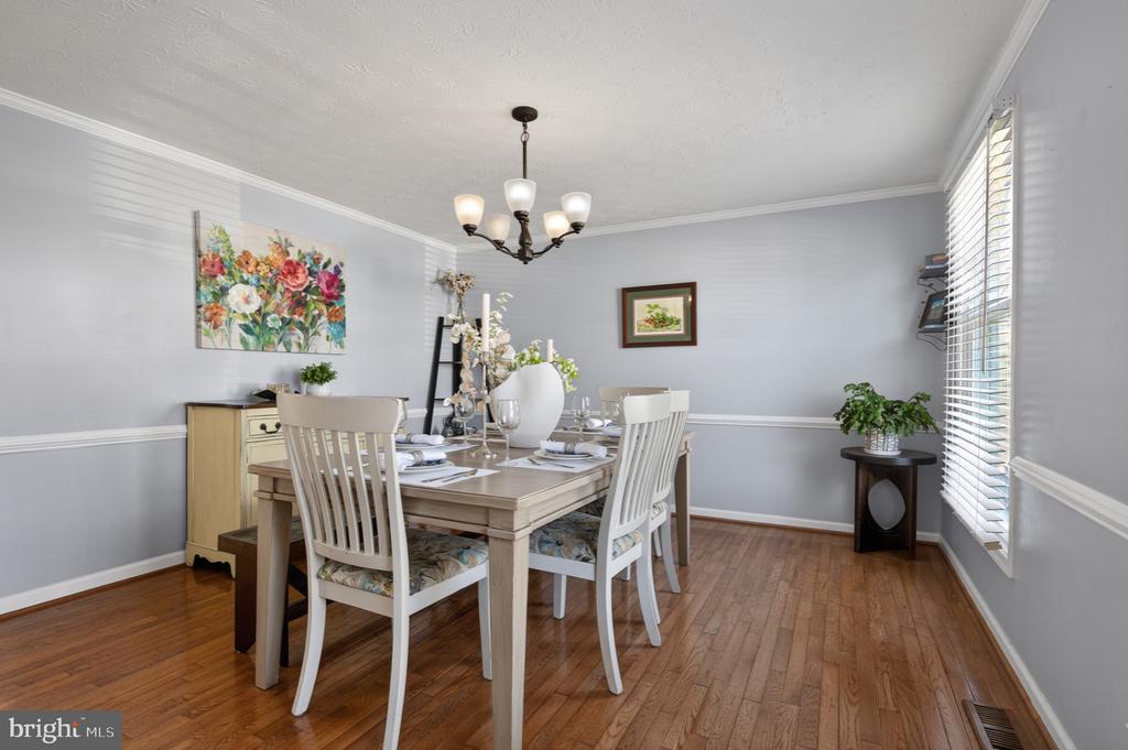 15310 IRIS LANE