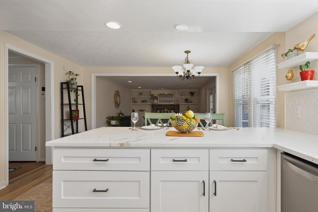 15310 IRIS LANE