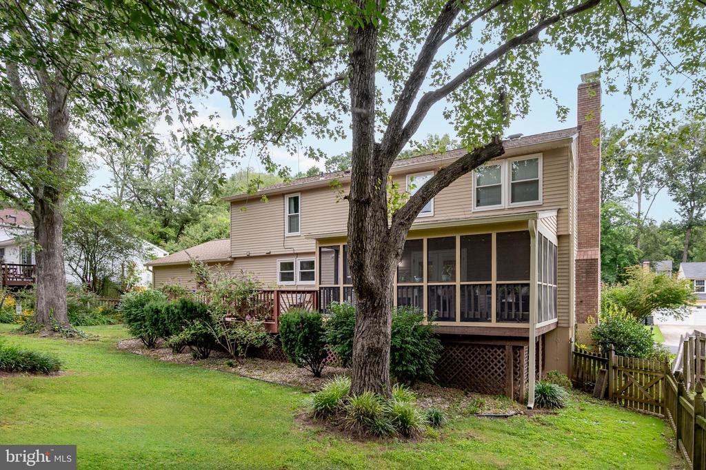 15310 IRIS LANE