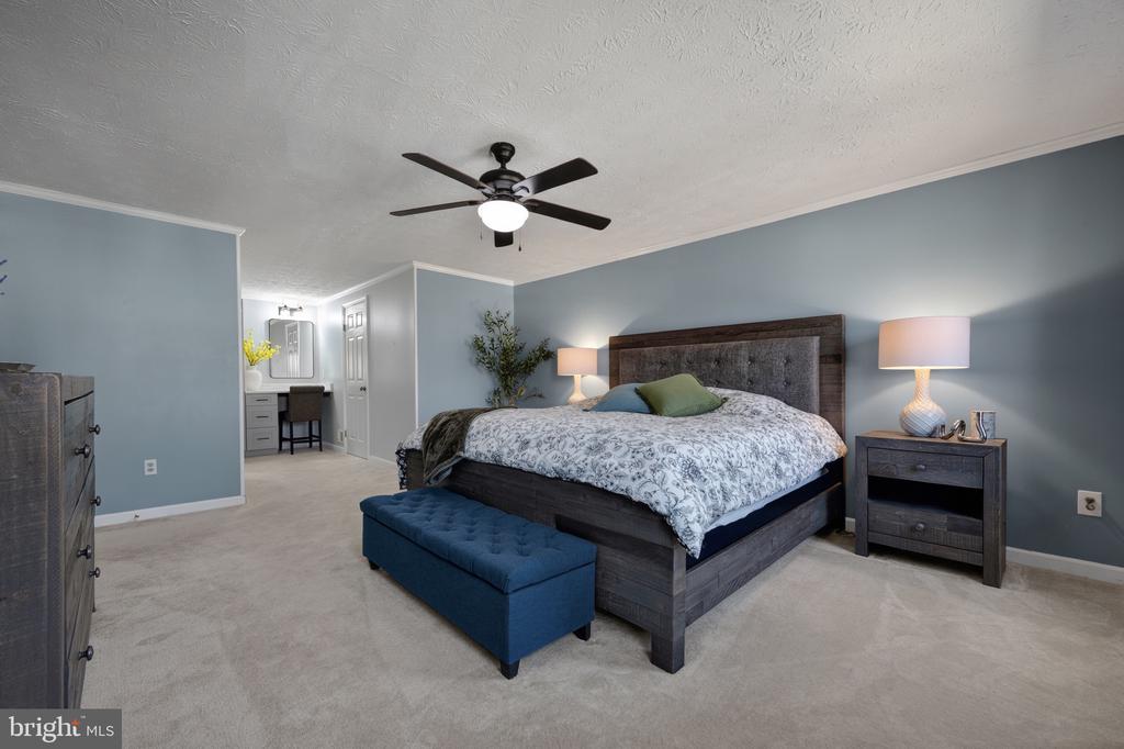 15310 IRIS LANE