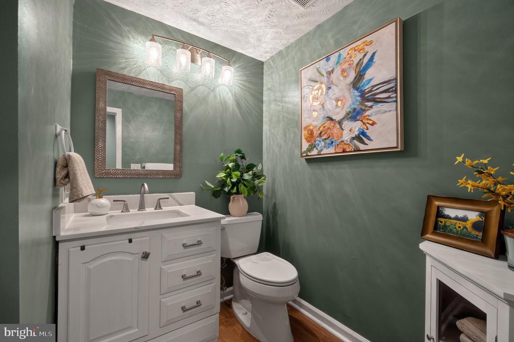 15310 IRIS LANE