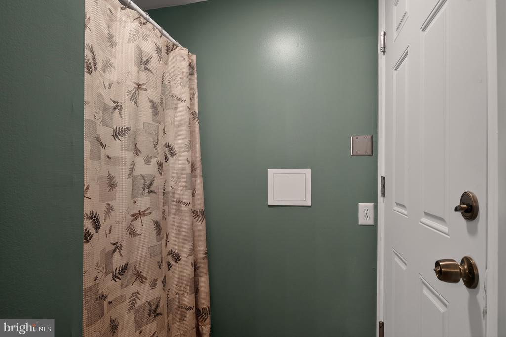 15310 IRIS LANE