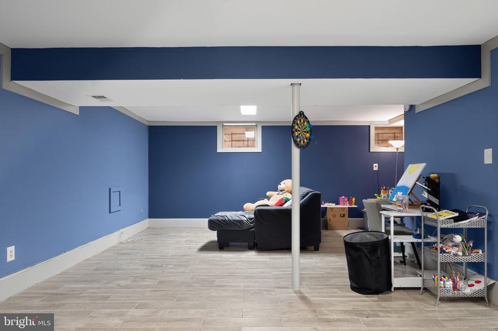 15310 IRIS LANE