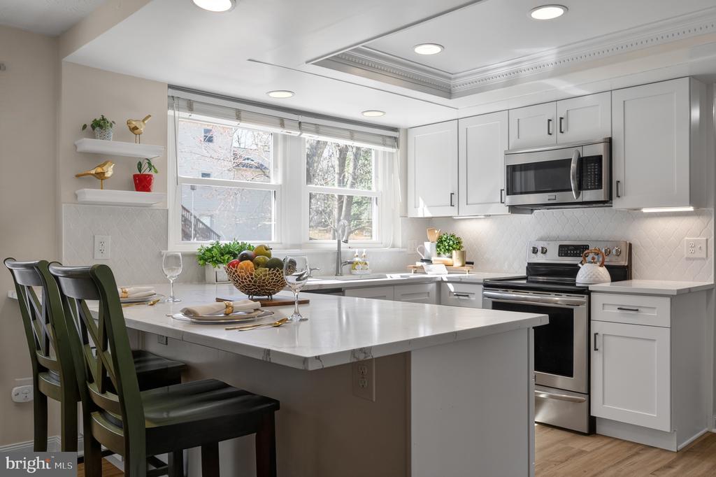 15310 IRIS LANE