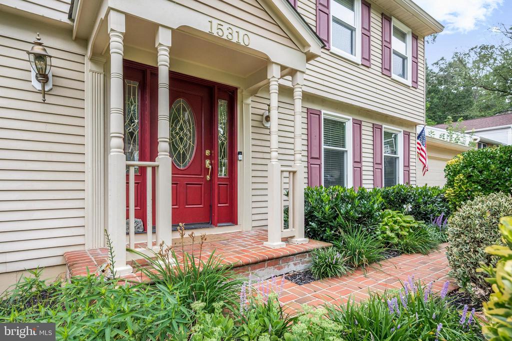 15310 IRIS LANE