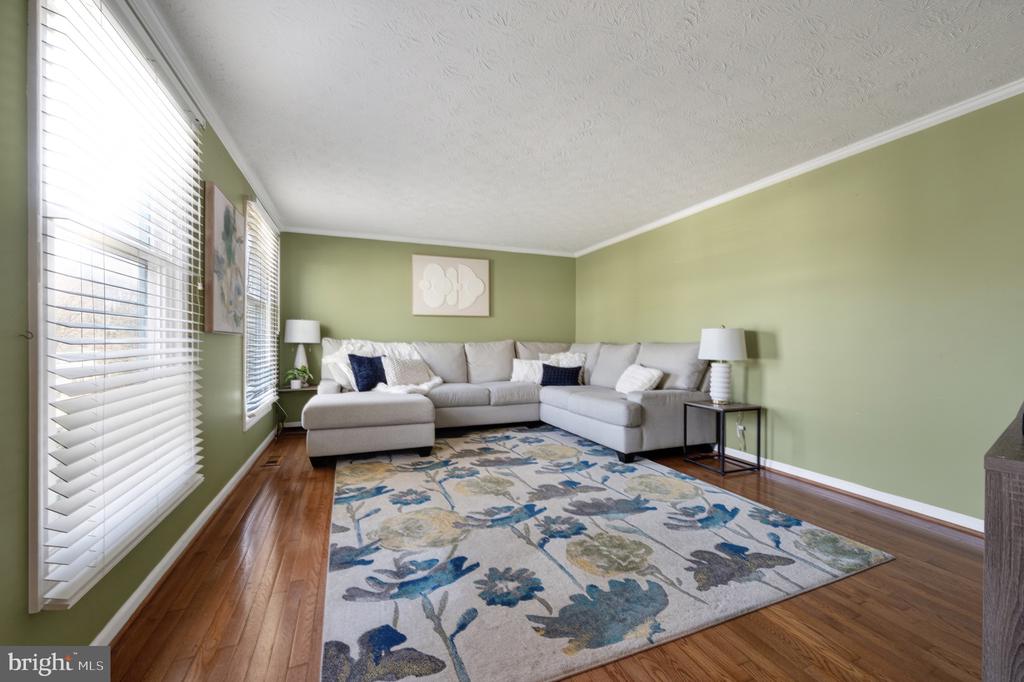 15310 IRIS LANE