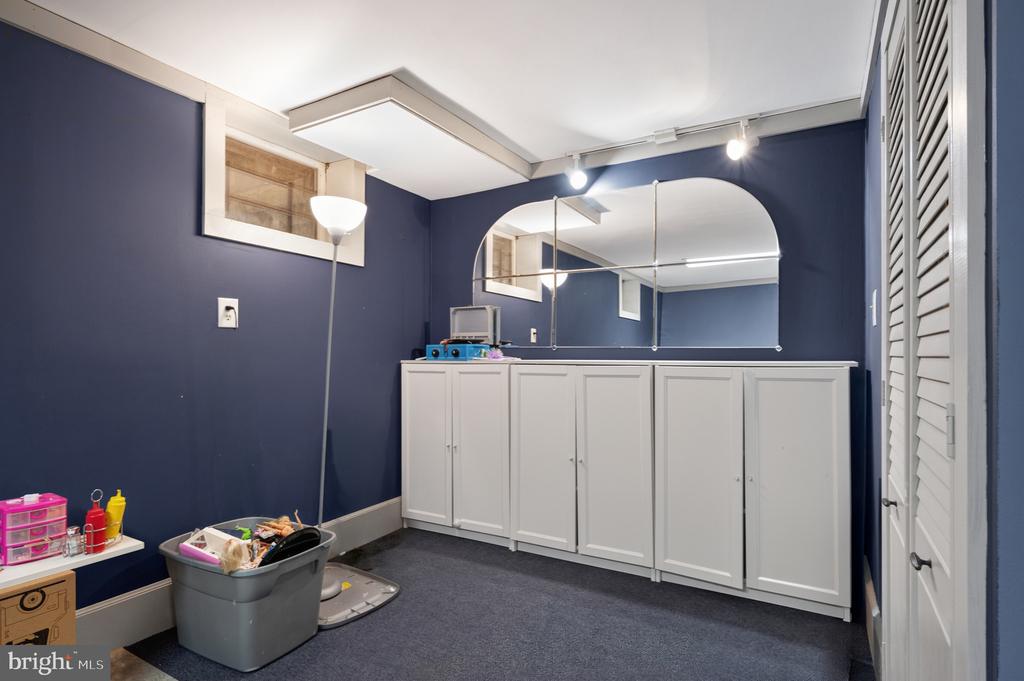 15310 IRIS LANE