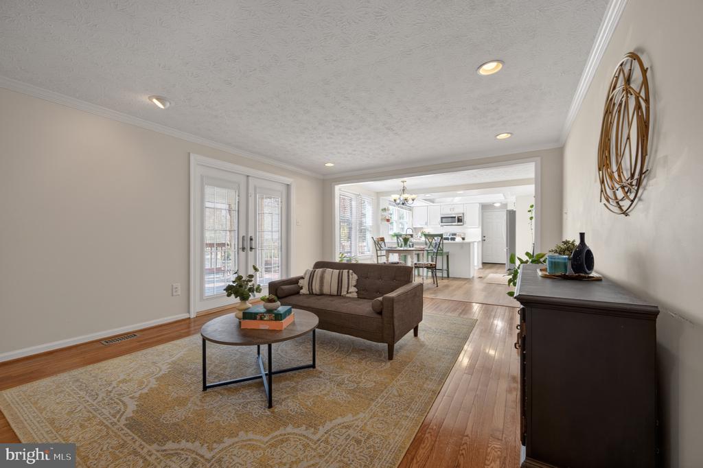 15310 IRIS LANE