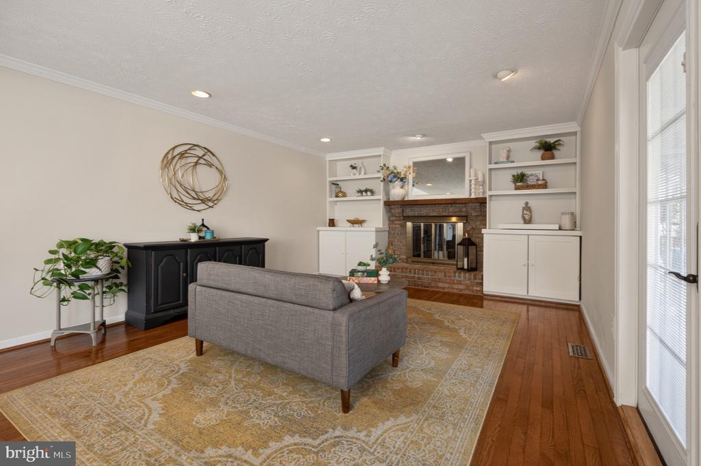 15310 IRIS LANE