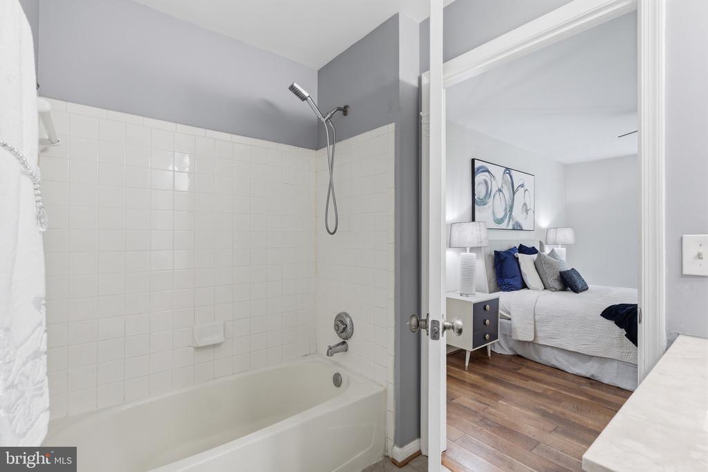 11009 KINSHIP COURT 102