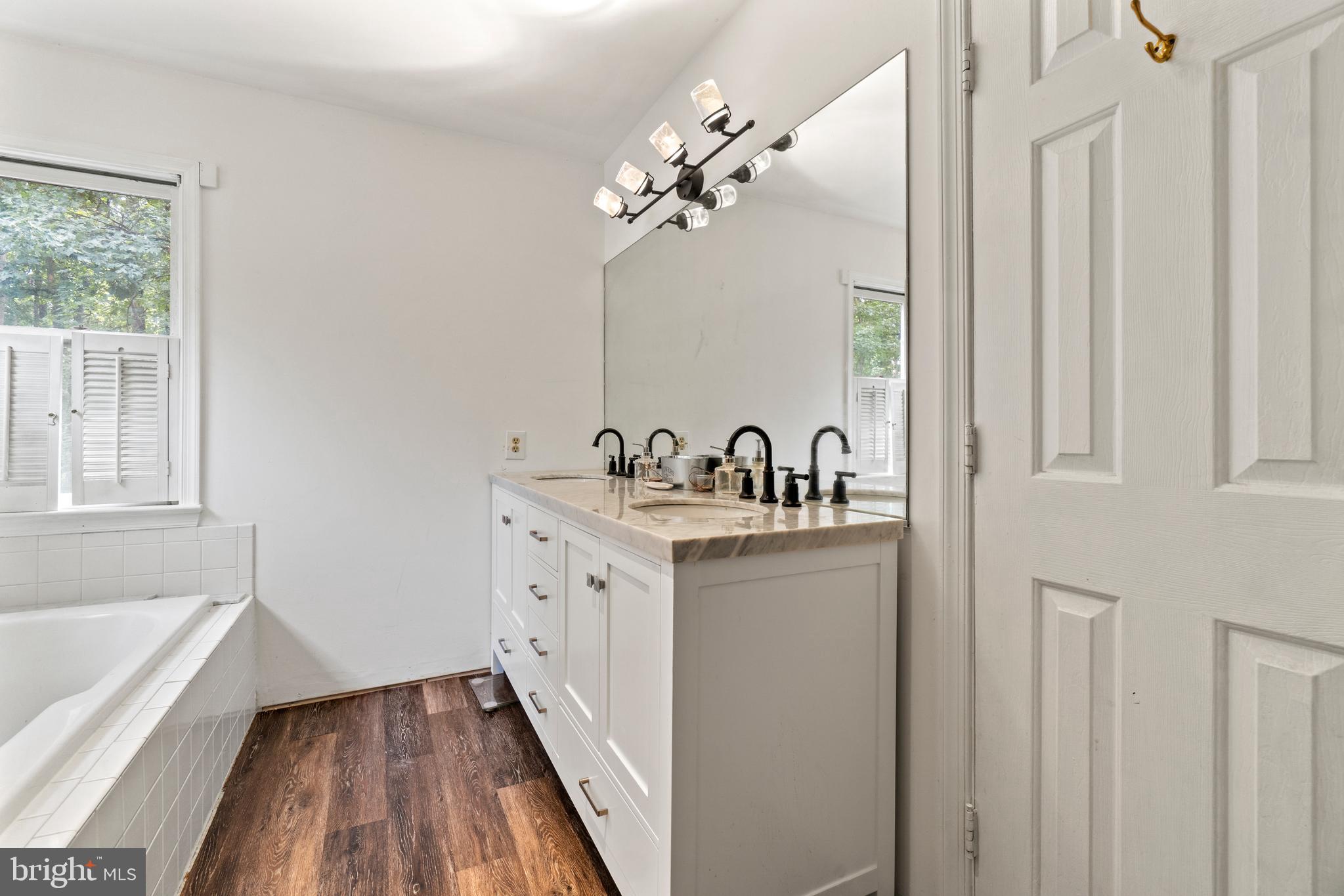 1005 John Paul Jones Dr