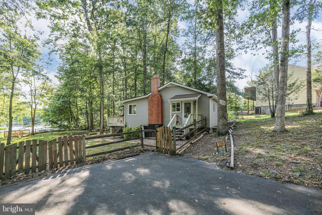 139 WOODLAND DRIVE