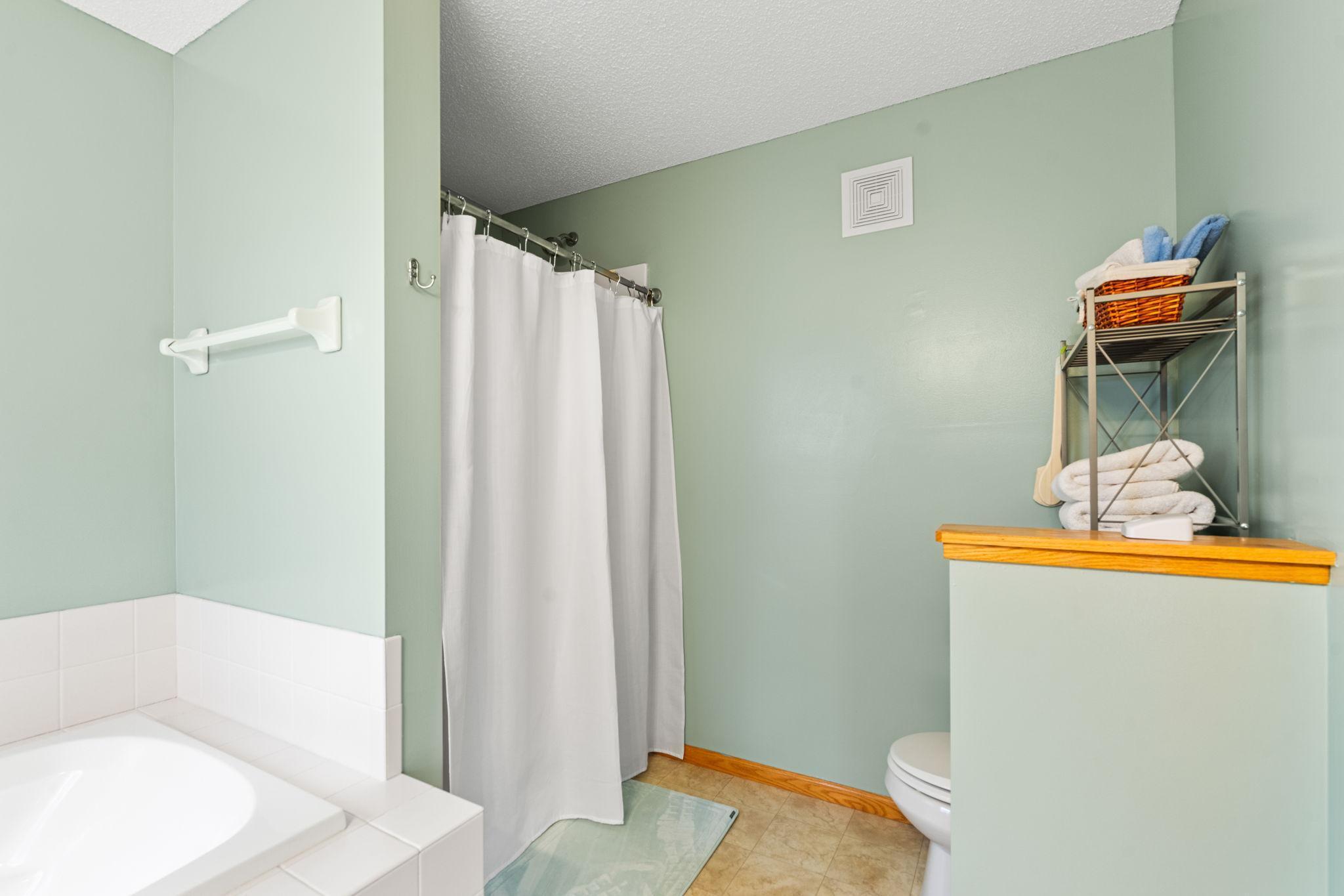 1510 Deerwood Bend