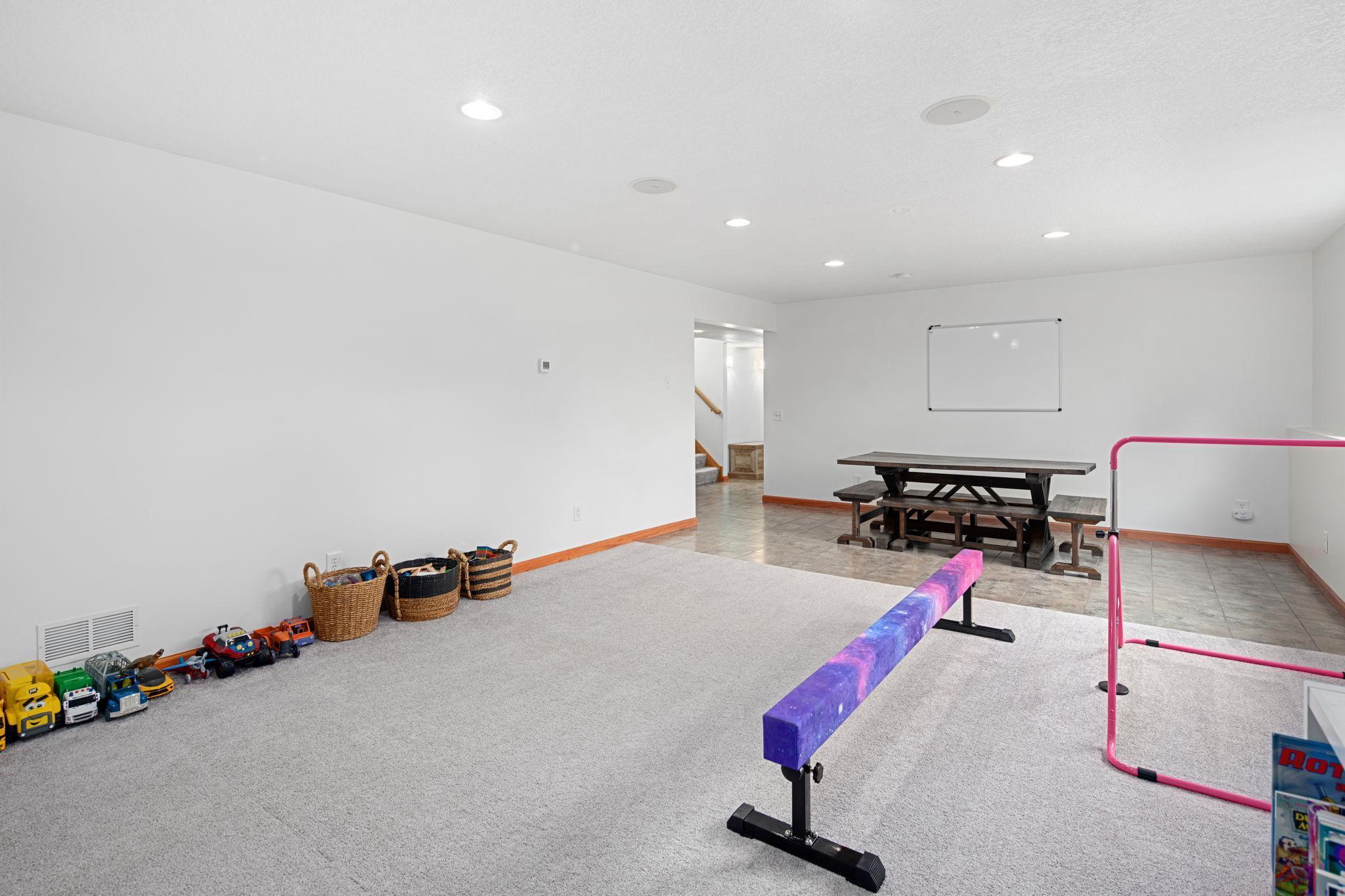 4865 191st Street W