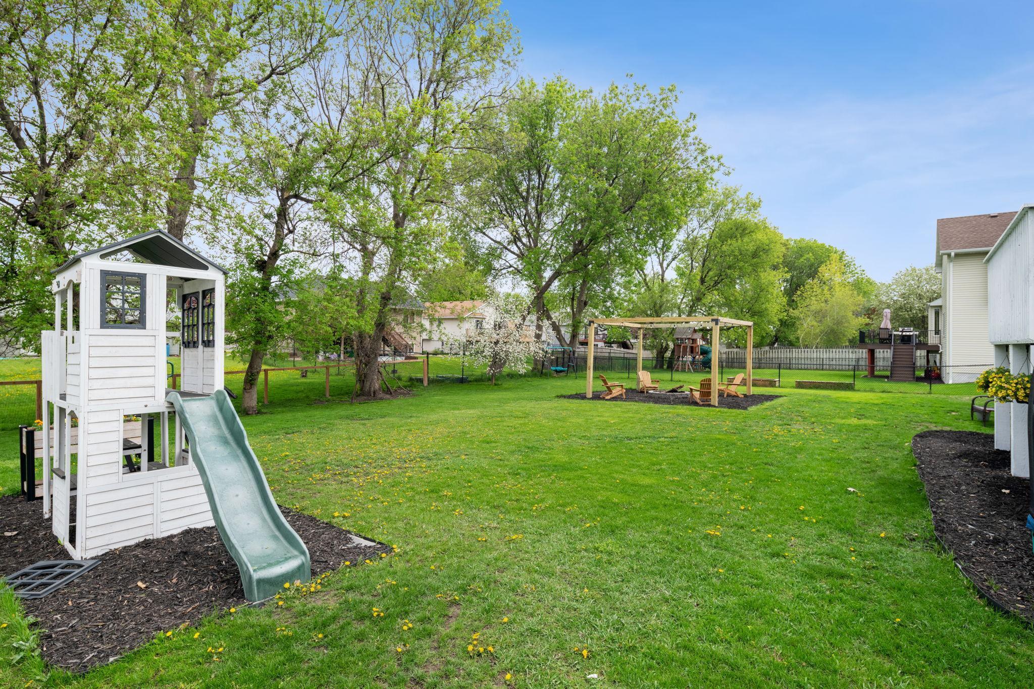 4865 191st Street W