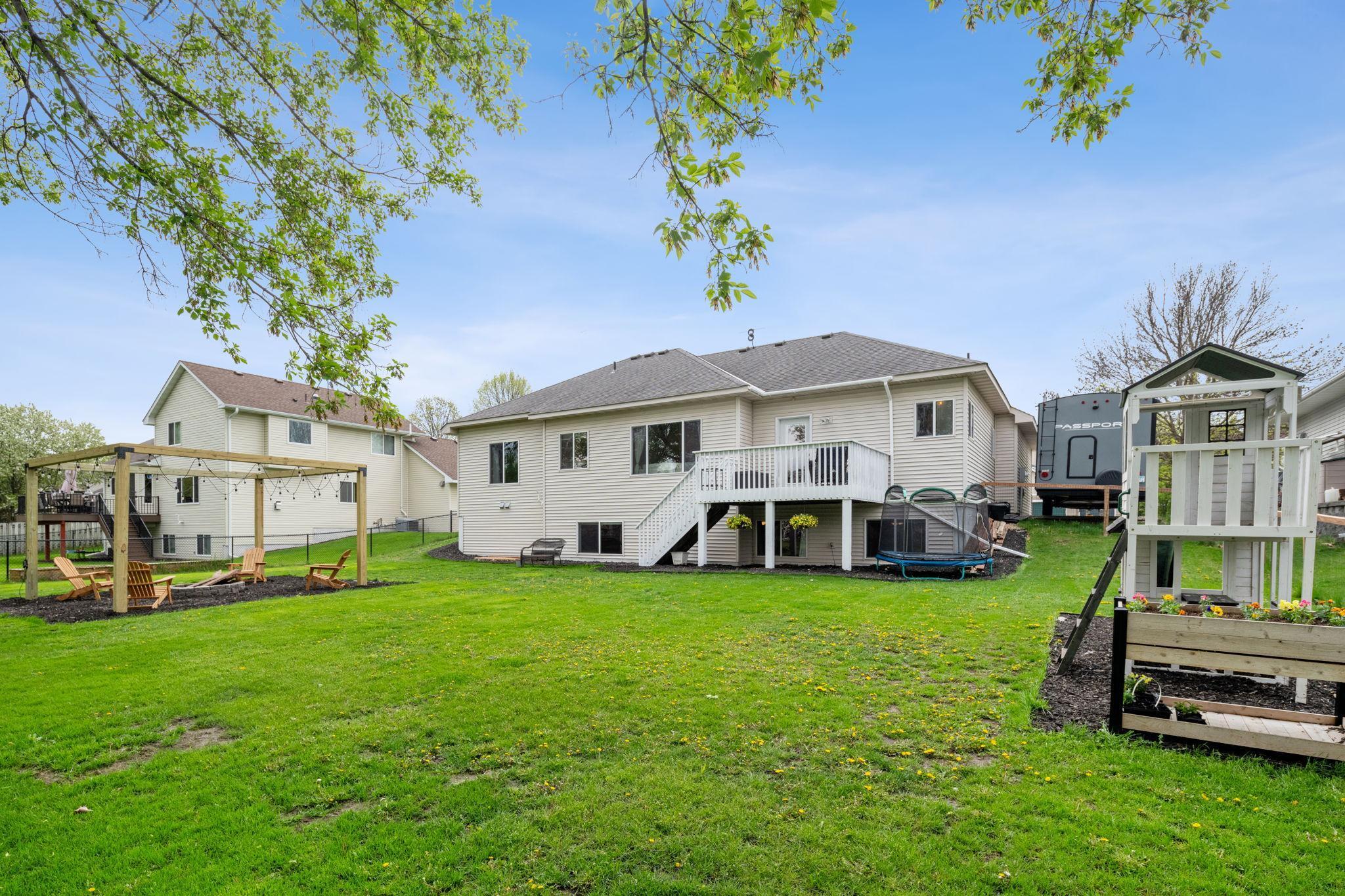4865 191st Street W