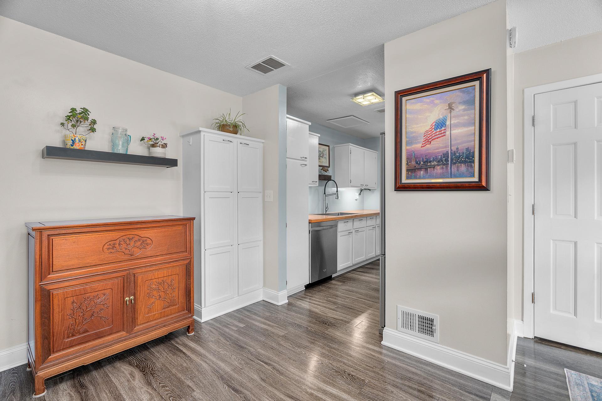 3272 Lower 67th Street E