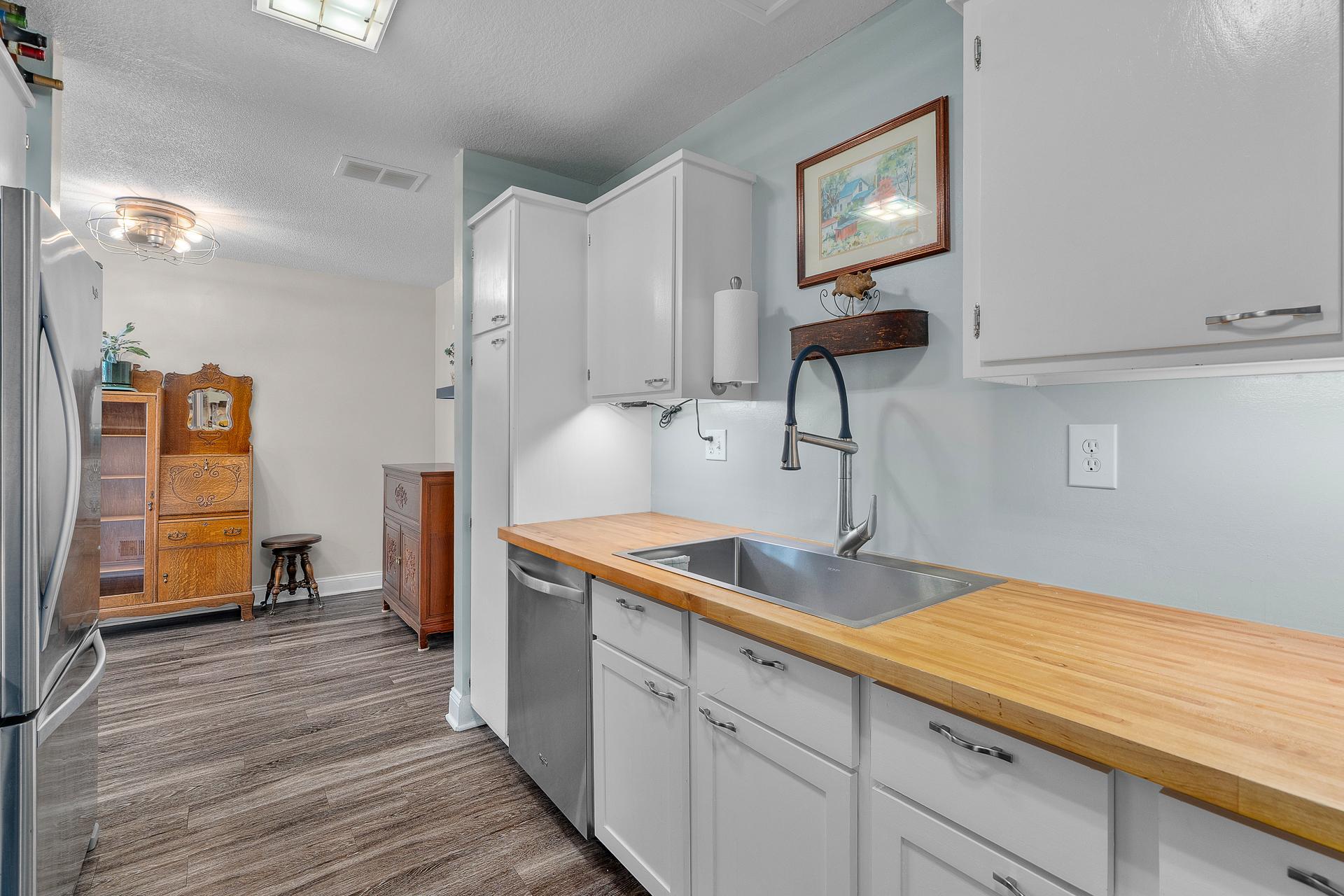 3272 Lower 67th Street E
