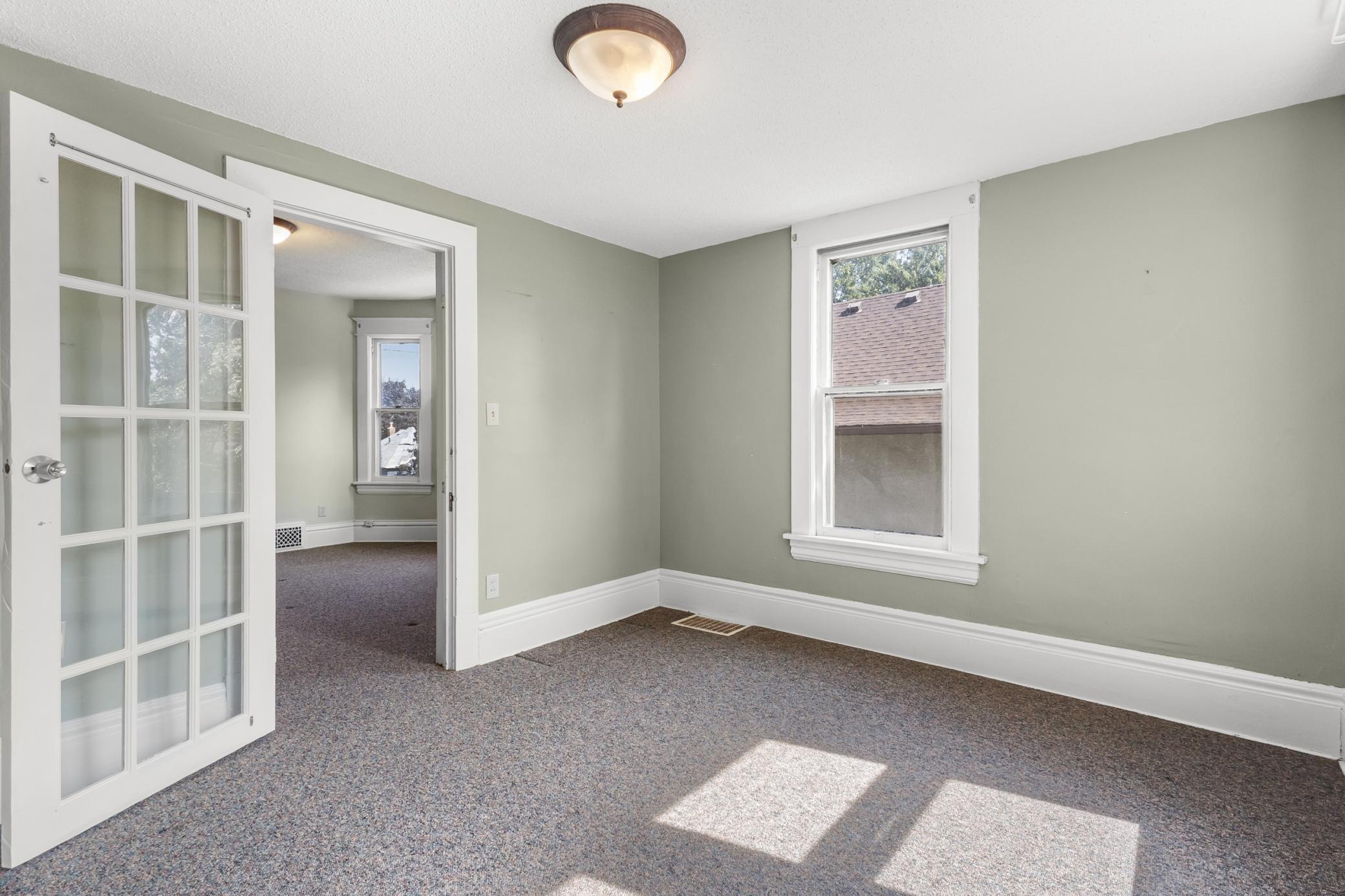 272 Baker Street W