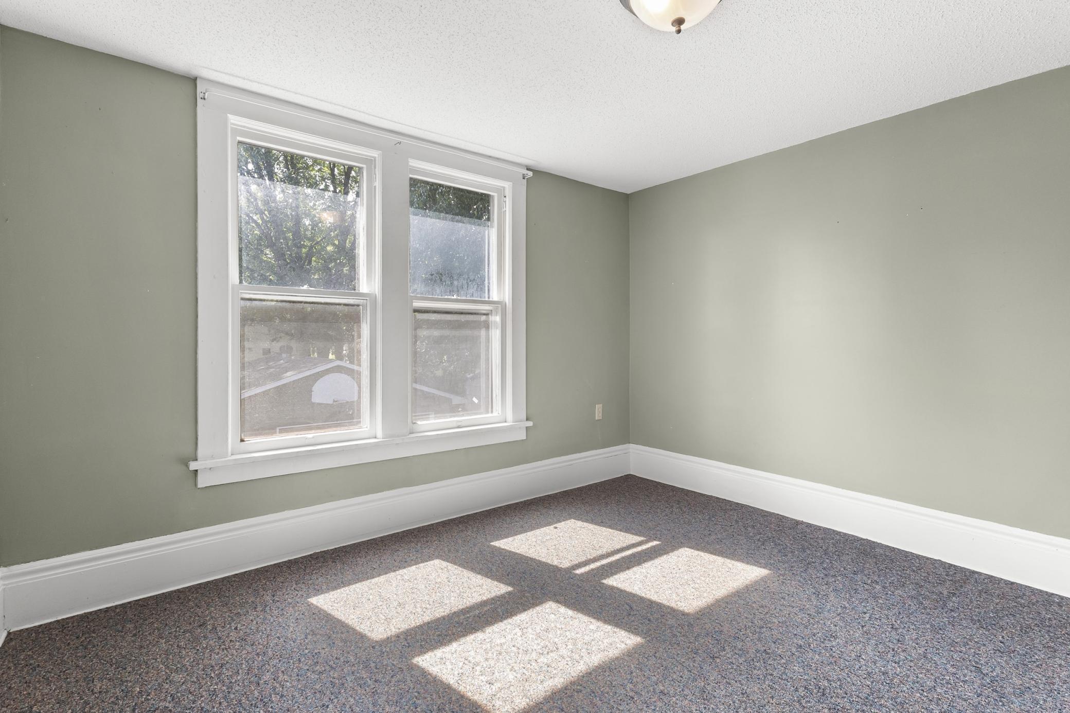 272 Baker Street W