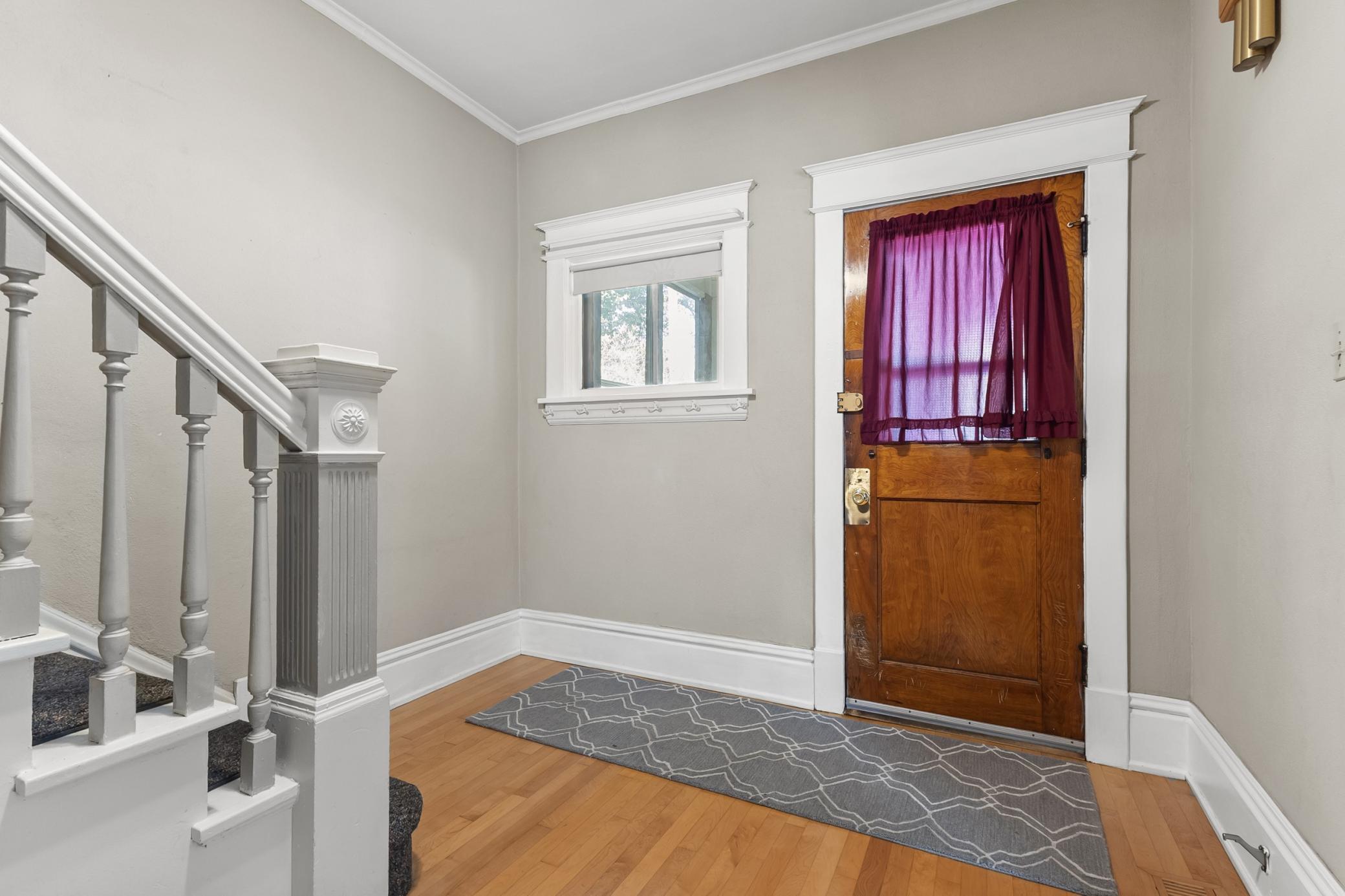 272 Baker Street W