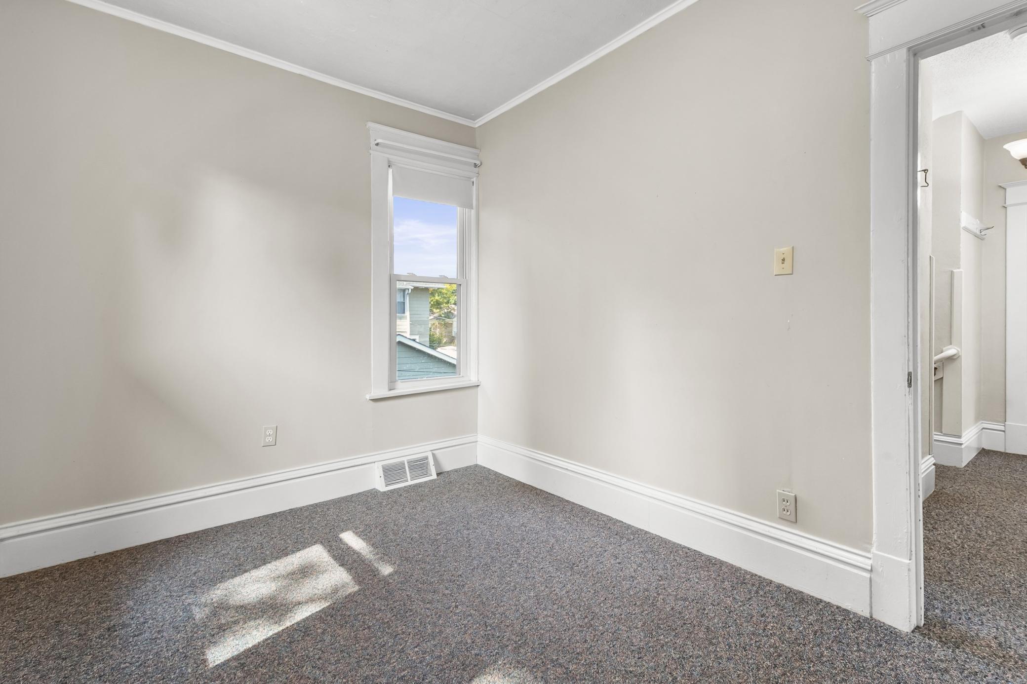 272 Baker Street W