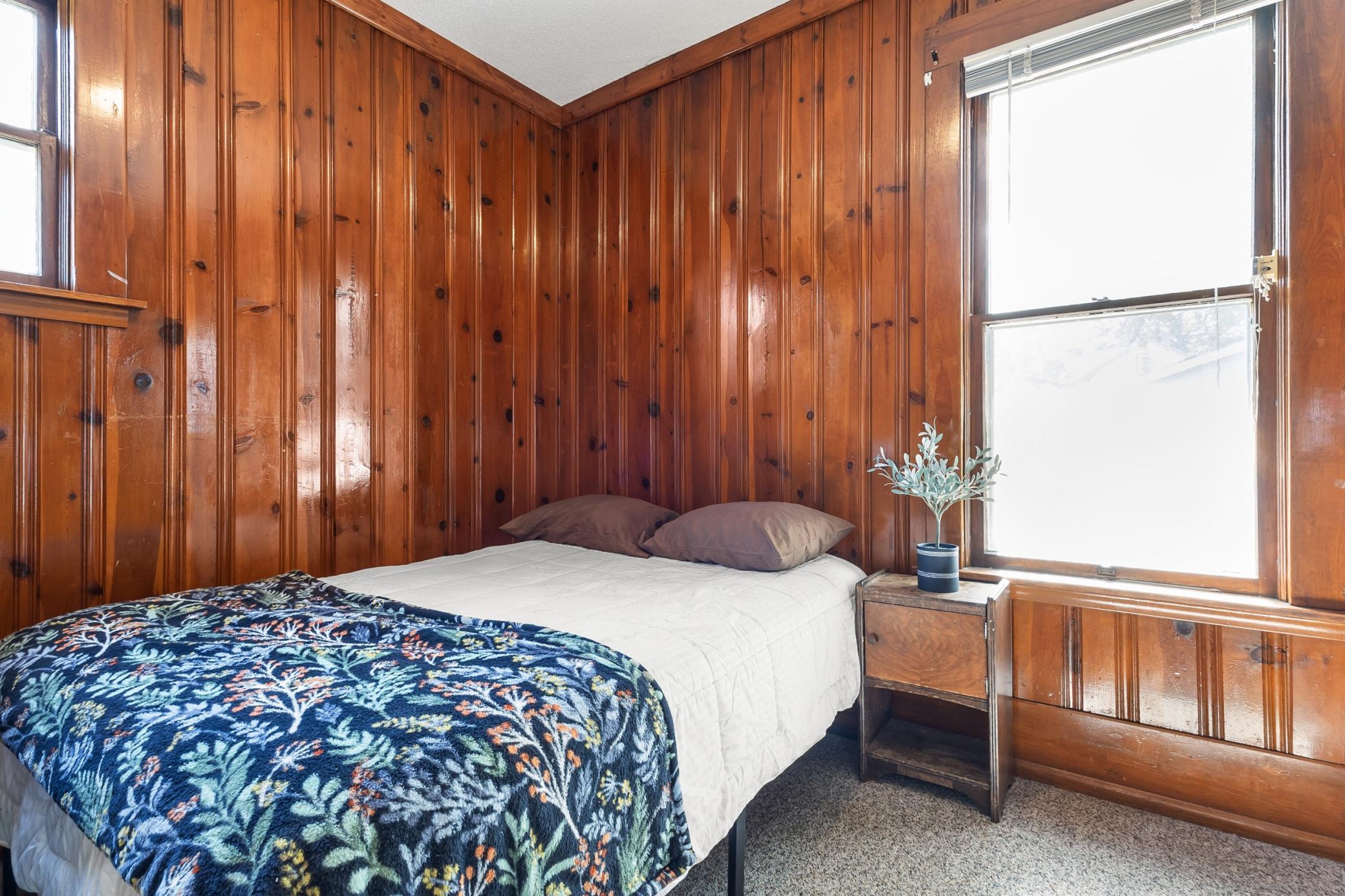 272 Baker Street W