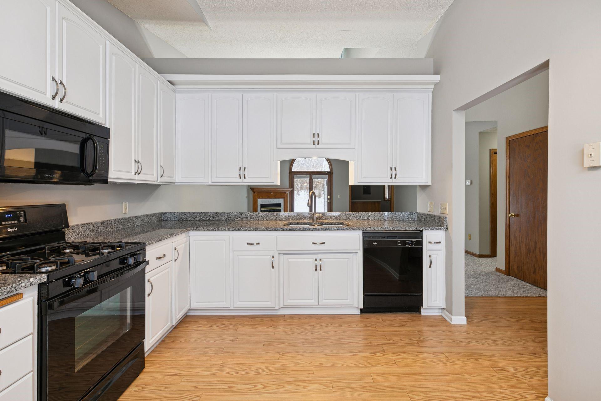 805 Southcross Drive E
